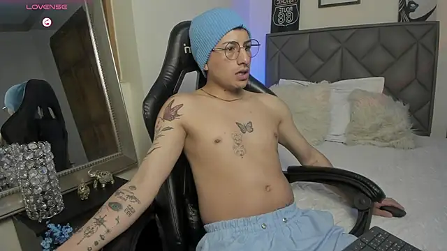 Dereck_Klain webcam show
