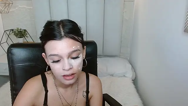 mia_velvetk's Live XXX Chat