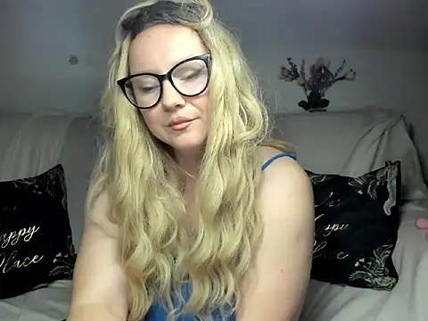 Kittyhumps Live XXX-chat