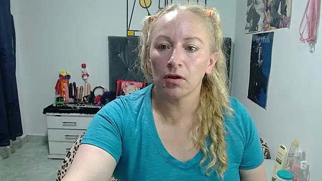 emperabigbootybigass live XXX chat