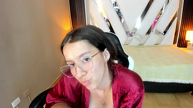 Linda4Petite Live XXX-chat