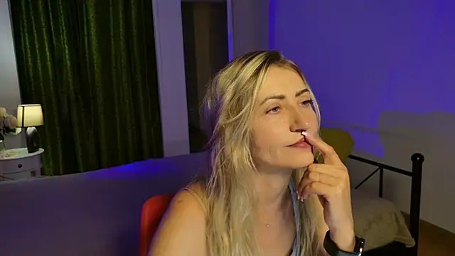 ZoeGrant's Live XXX Chat