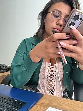 LIZ-06_n Live XXX chat
