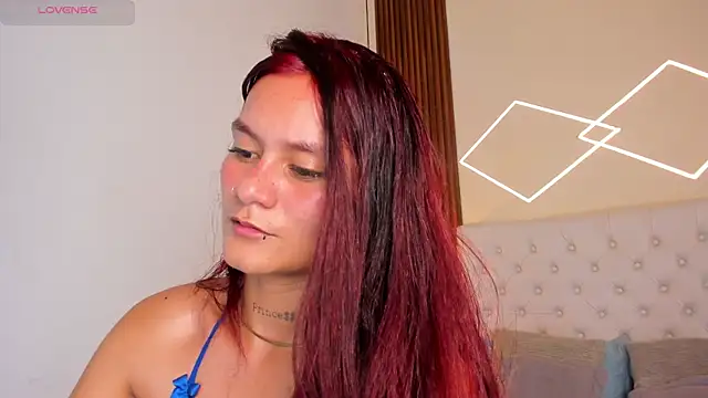 Miiaa_jones Chat XXX in diretta