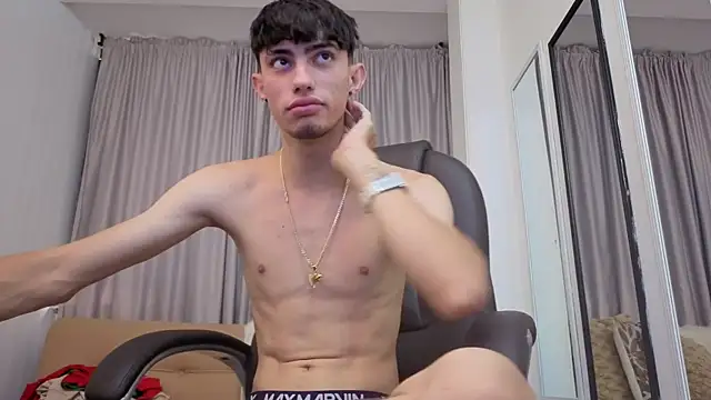 Caled_Saenz webcam show