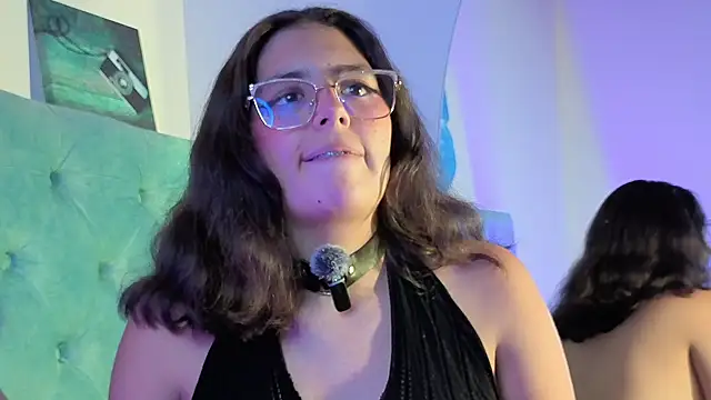 Paola_Lyon_'s Live XXX Chat