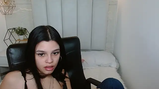 mia_velvetk Adlı Modelin Canlı XXX Sohbeti