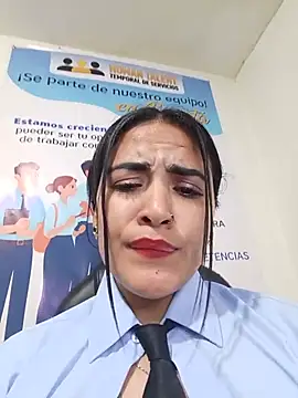 MAYE__13 – Naživo XXX chat