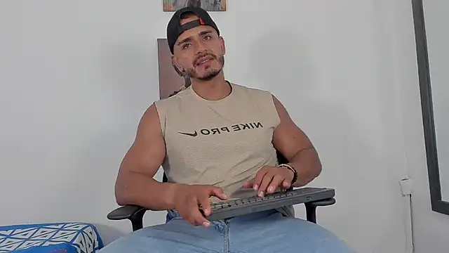 magnusclark's Live XXX Chat