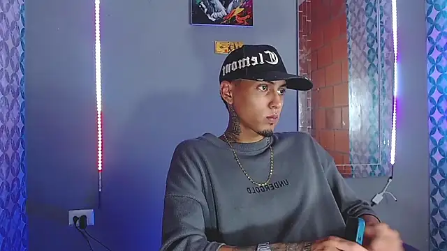 Pokazy przed kamerką – Liam_lee