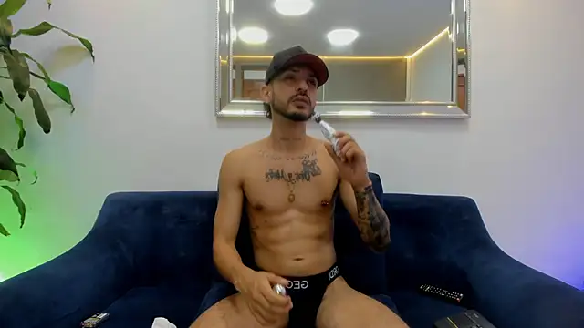 denis_winslow Chat XXX live