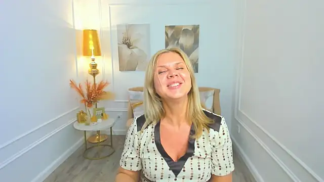 AgathaKlouin's Live XXX Chat