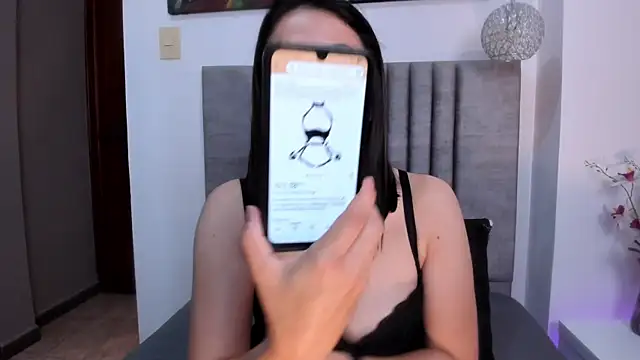 Chat +18 de AnnaBroooks ao vivo