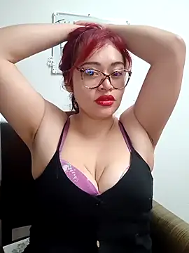 Chat +18 de Amaranta-Luque ao vivo