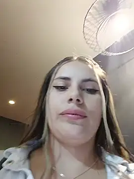 Chat +18 de Cata_city1106 ao vivo