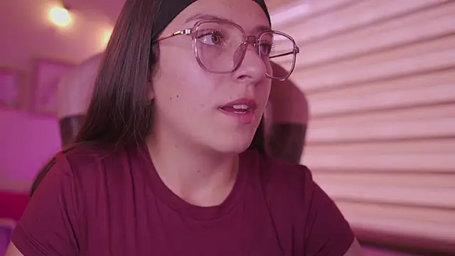 XXX chat uživo modela milly_kenner