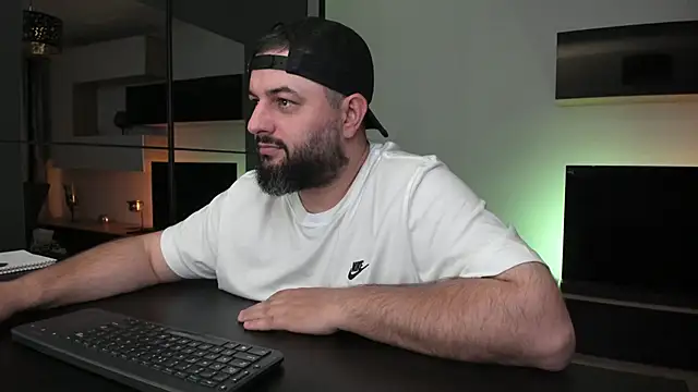 DravenPeak Live XXX Chat