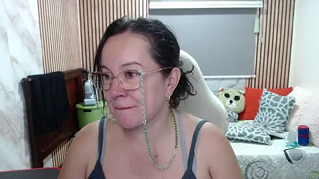 Sonialorens_ Chat XXX in diretta
