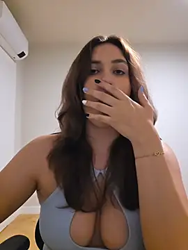 MiaRides19 Webcamshow