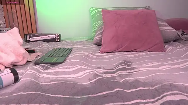 mia-reevesn Live XXX chat