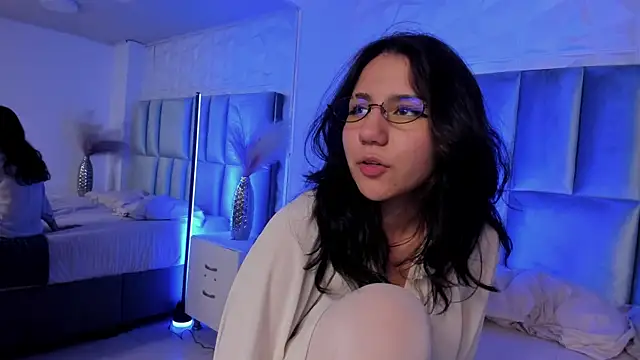 HollyPeach Live XXX Chat