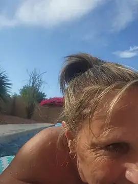 SultrySummer68's Webcam Show