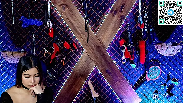 bellatrix_mistres_bdsm Webcam Show