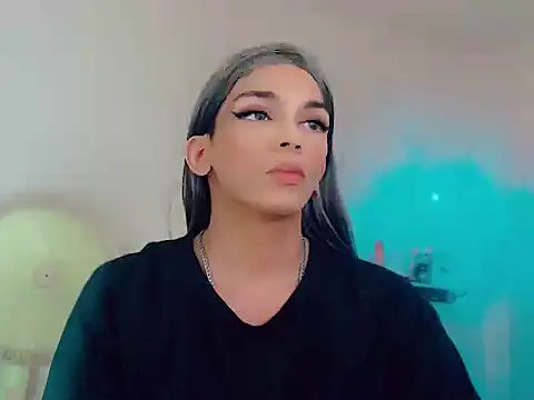 kimkardasha98 Adlı Modelin Canlı XXX Sohbeti
