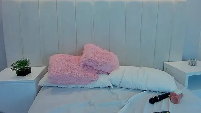 laura_scott_'s Webcam Show