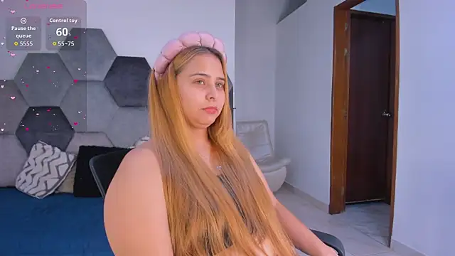 MikaelaStone Adlı Modelin Canlı XXX Sohbeti