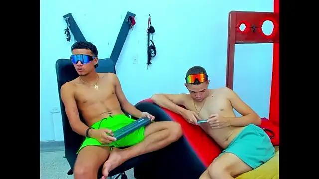Вебкам-шоу friends_lust_latin