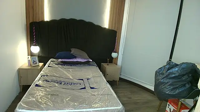 LiaMonroee_'s Live XXX Chat