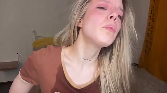 Catrinee Live XXX-chat