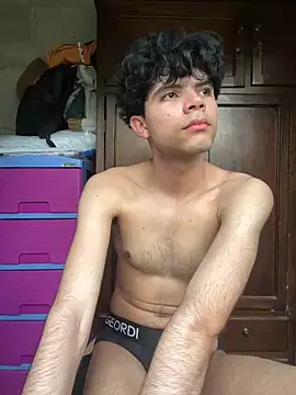 Axel-Mejia Adlı Modelin Canlı XXX Sohbeti