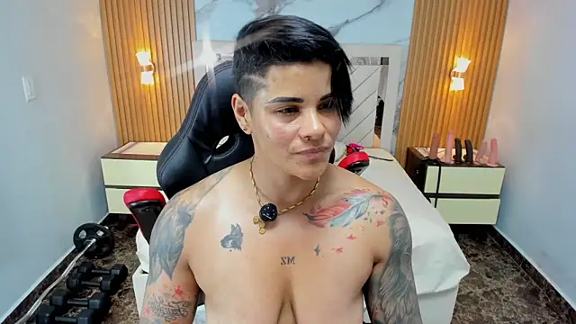 KAROLLJONES1 élő XXX-chatje