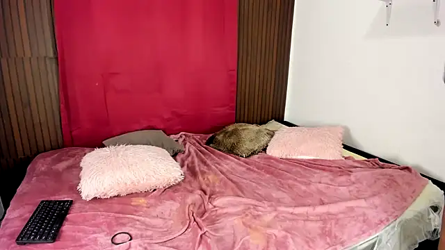 Danielahot_69 网络视讯表演