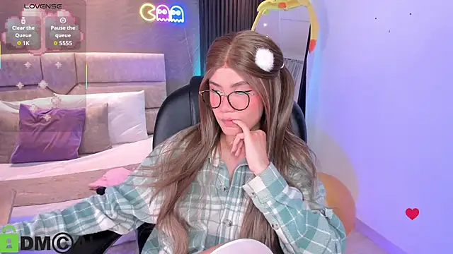 Arinextdoor's Live XXX Chat