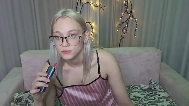 Chat XXX en directo de KaraLiin