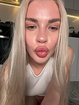 socandyeva's Live XXX Chat