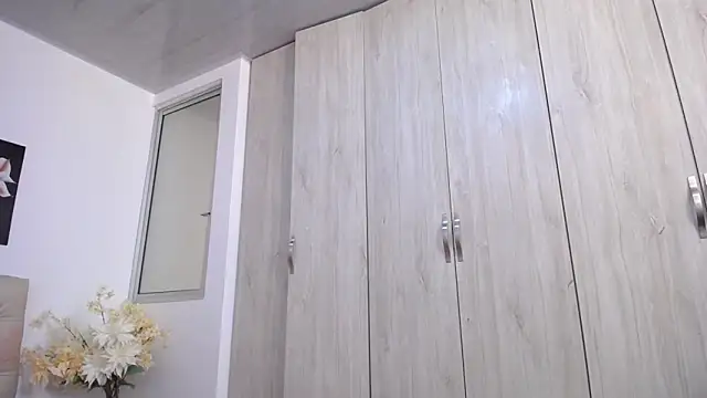 pinky_f00x Chat XXX in diretta
