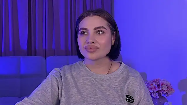 Chat +18 de AdrianaToress ao vivo