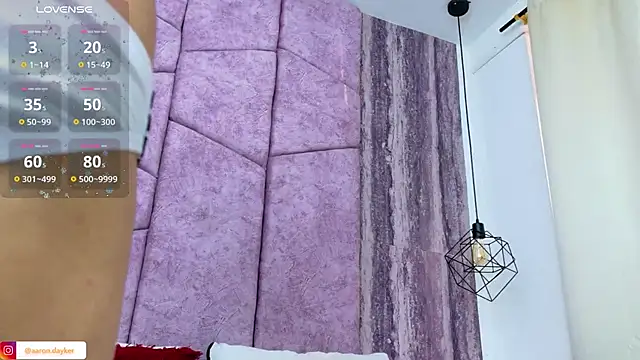 AronTawers 라이브 XXX 채팅