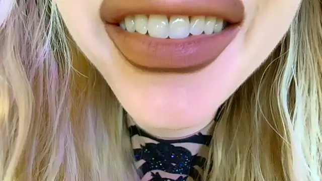 Živý XXX chat Politeeliza
