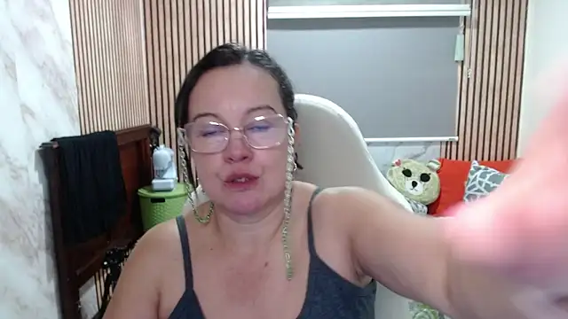XXX chat uživo modela Sonialorens_