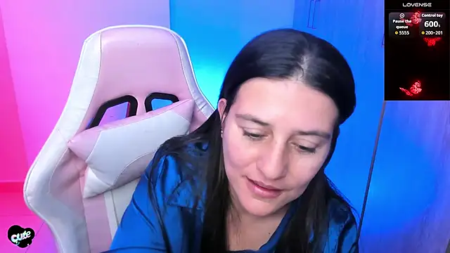 Saskyaa's Live XXX Chat