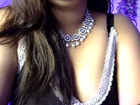 XXX chat uživo modela Gujjugirl1