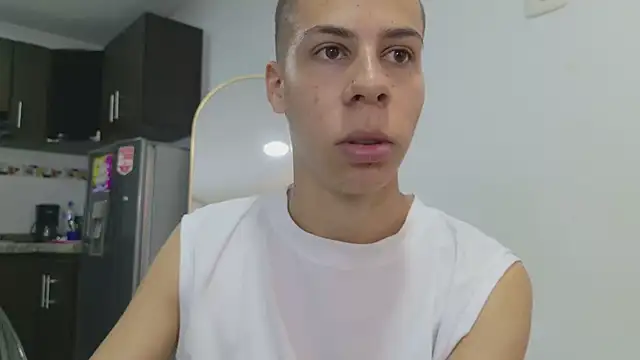 grey___27 élő XXX-chatje