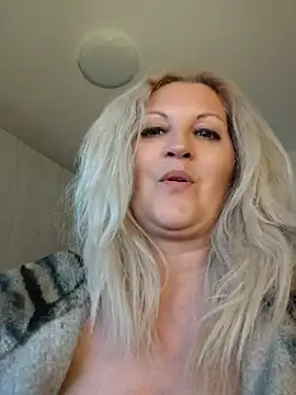 Chat +18 de Divineblond ao vivo