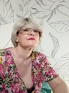 Catty_Lady Chat XXX in diretta