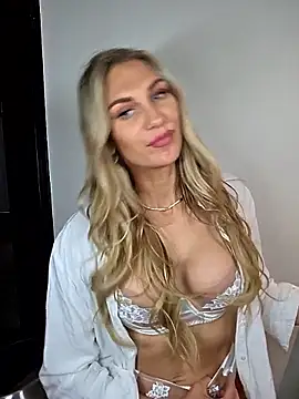 Chat +18 de Melody1600 ao vivo